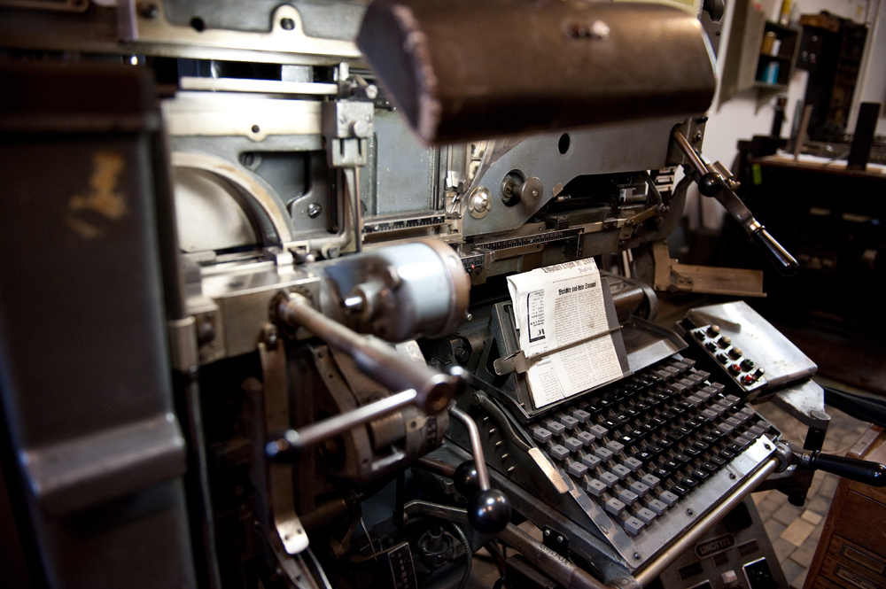 Historische Schreibmaschine in der Druckerei