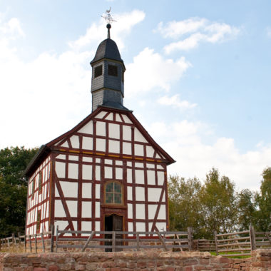 Außenaufnahme Kirche aus Ederbringhausen