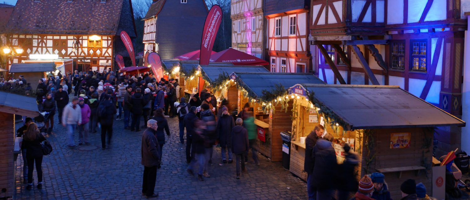 » REWE Weihnachtsmarkt Freilichtmuseum Hessenpark