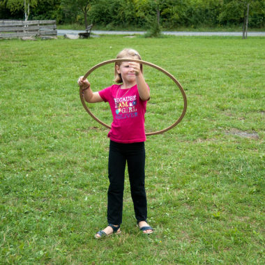 Alte Kinderspiele auf der Spielwiese