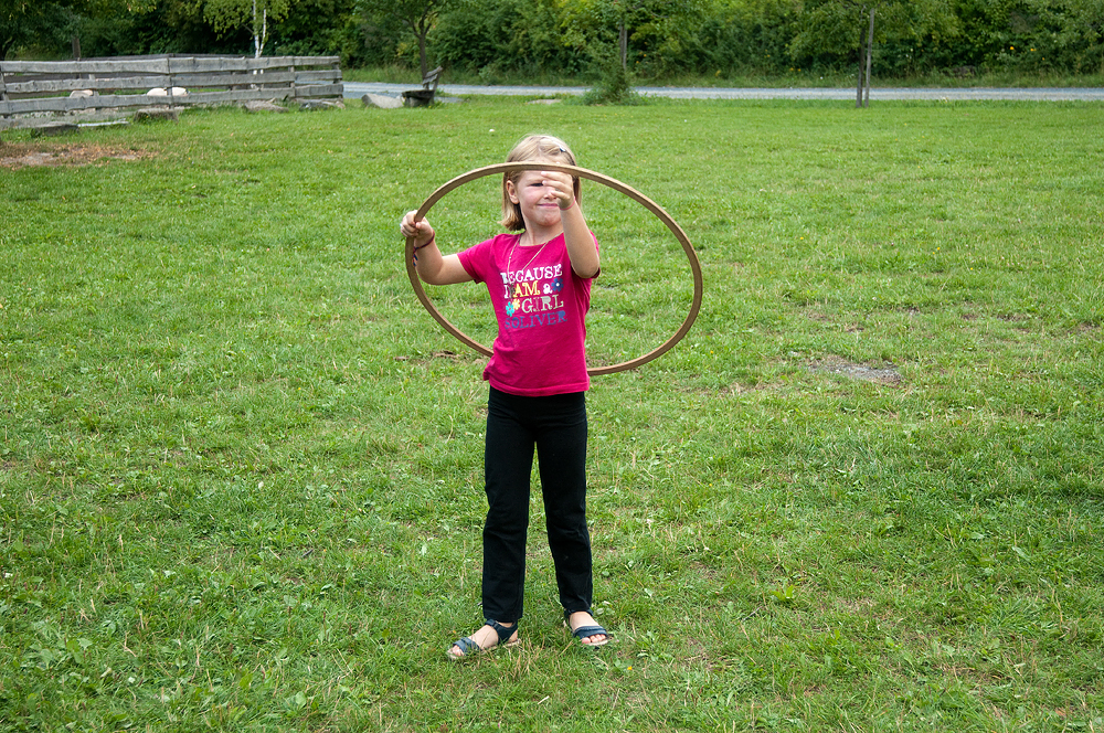 Alte Kinderspiele auf der Spielwiese