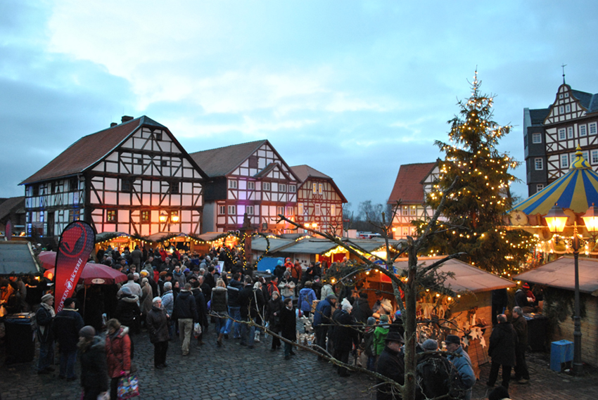 Der Rewe-Weihnachtsmarkt im Hessenpark