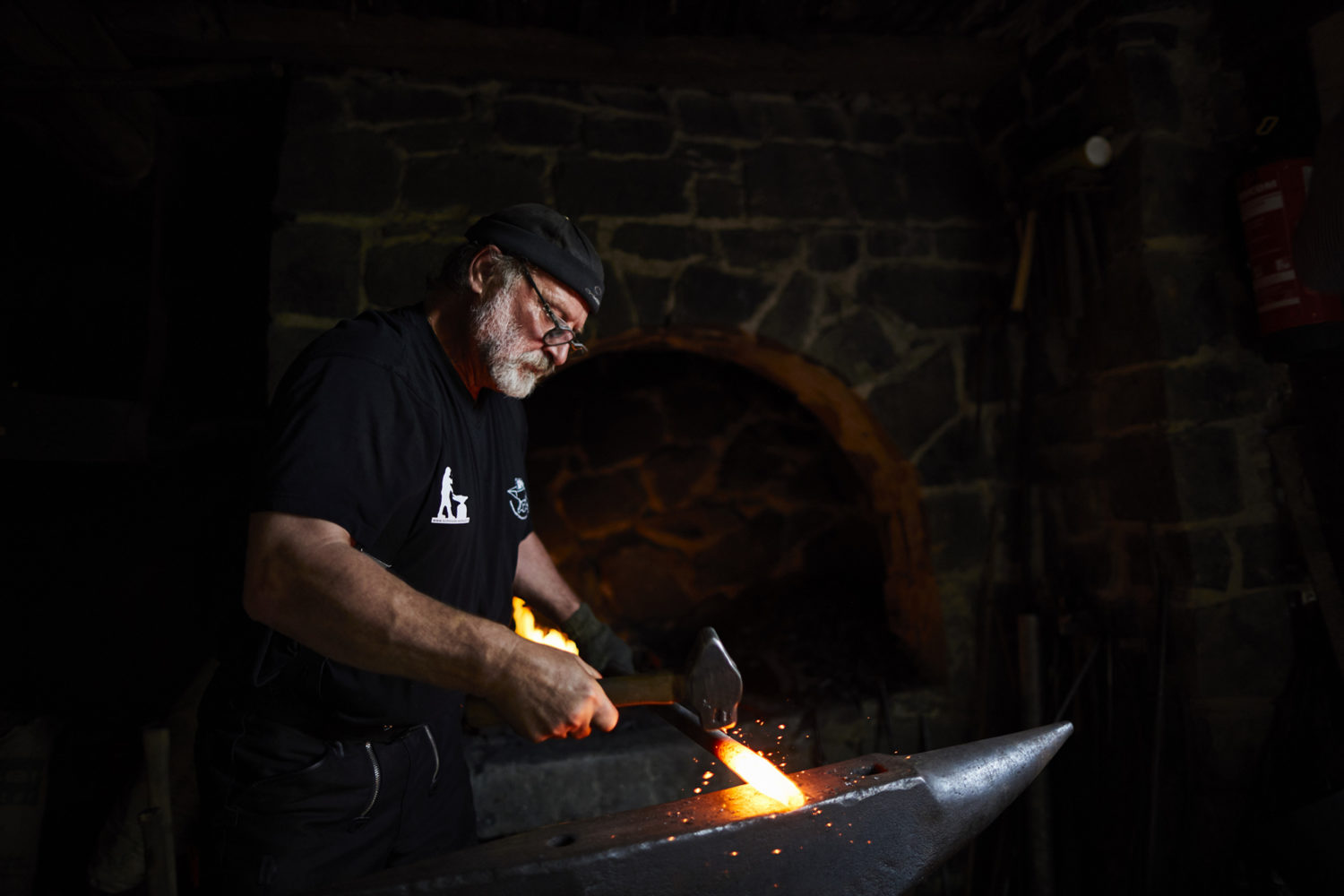 » Schmieden im Hammerwerk Freilichtmuseum Hessenpark